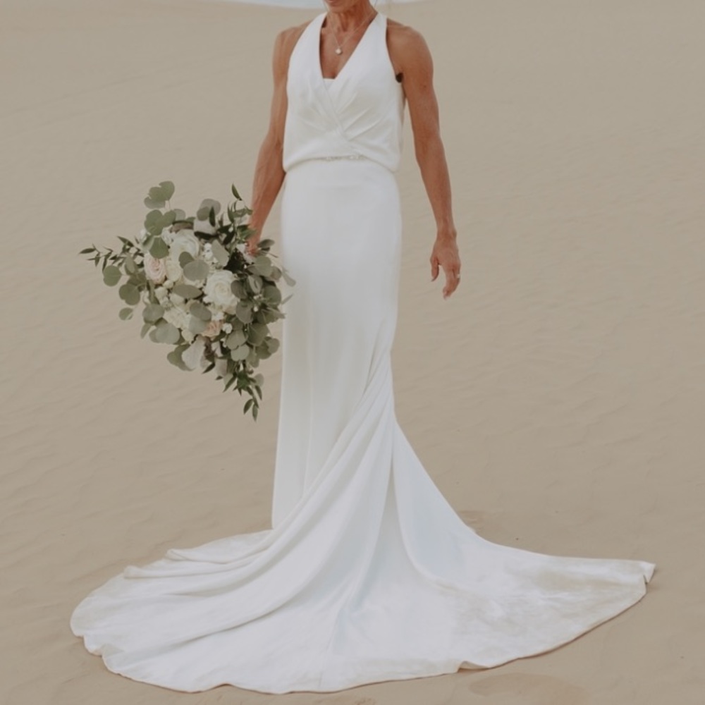 Beautiful Form Fitting Wedding Dress